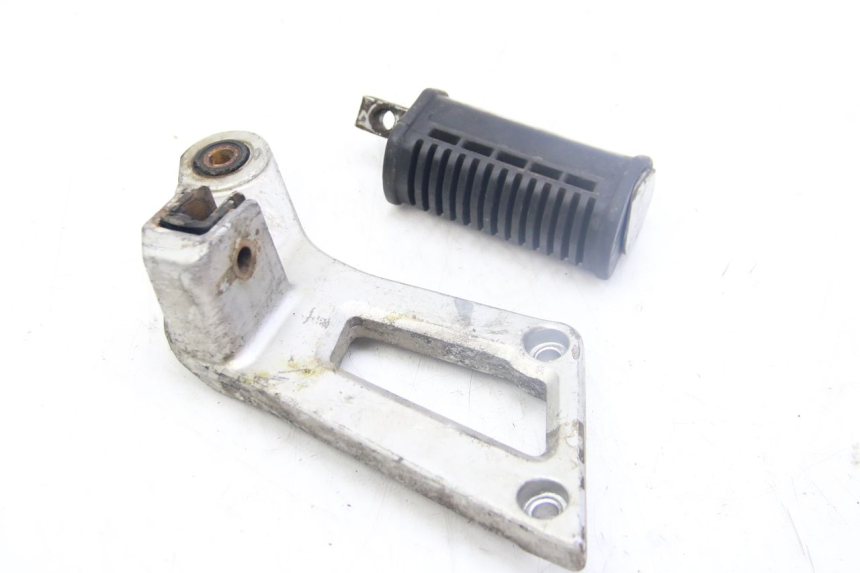 photo de CALE PIED ARRIERE DROIT SUZUKI GSX-F GSX  F 1100 (1988 - 1994)