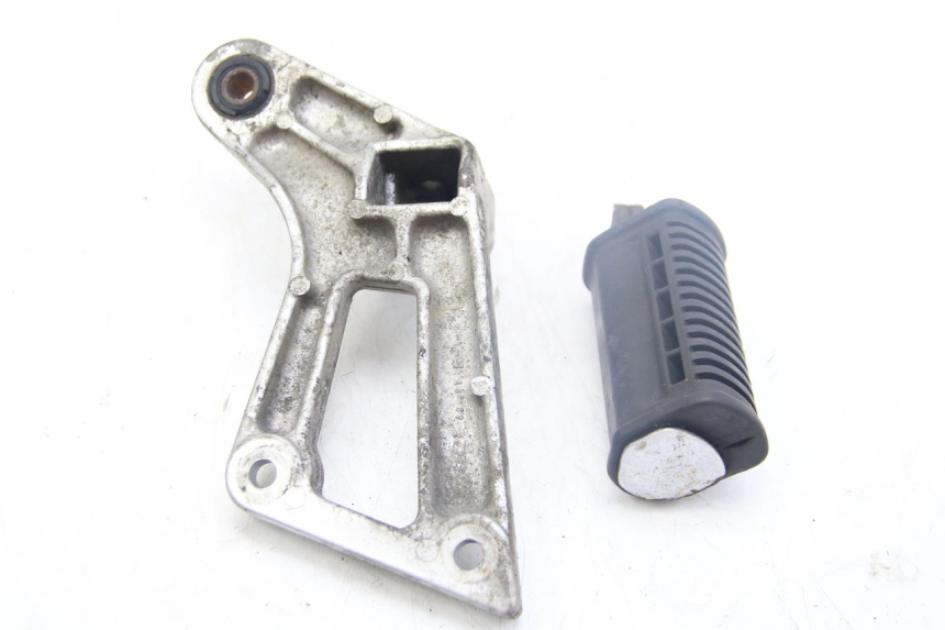 photo de CALE PIED ARRIERE DROIT SUZUKI GSX-F GSX  F 1100 (1988 - 1994)