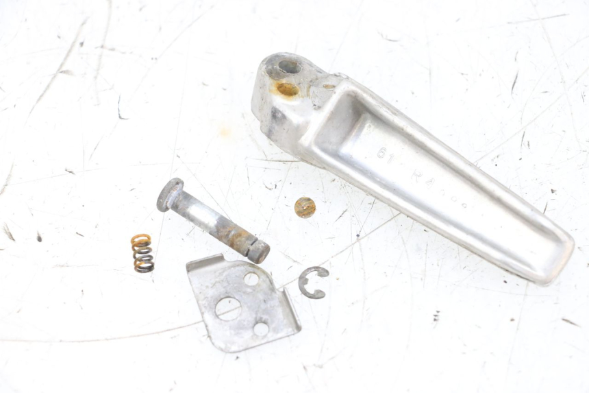 photo de CALE PIED ARRIERE DROIT SUZUKI GSXR GSX-R 1000 (2003 - 2004) - Gros plan technique