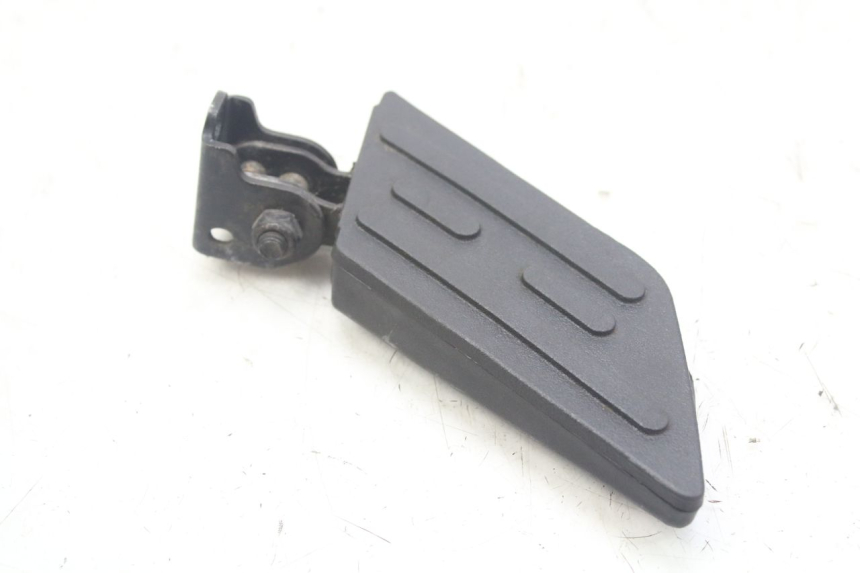 photo de CALE PIED ARRIERE DROIT PEUGEOT KISBEE 4T 50 (2010 - 2017)