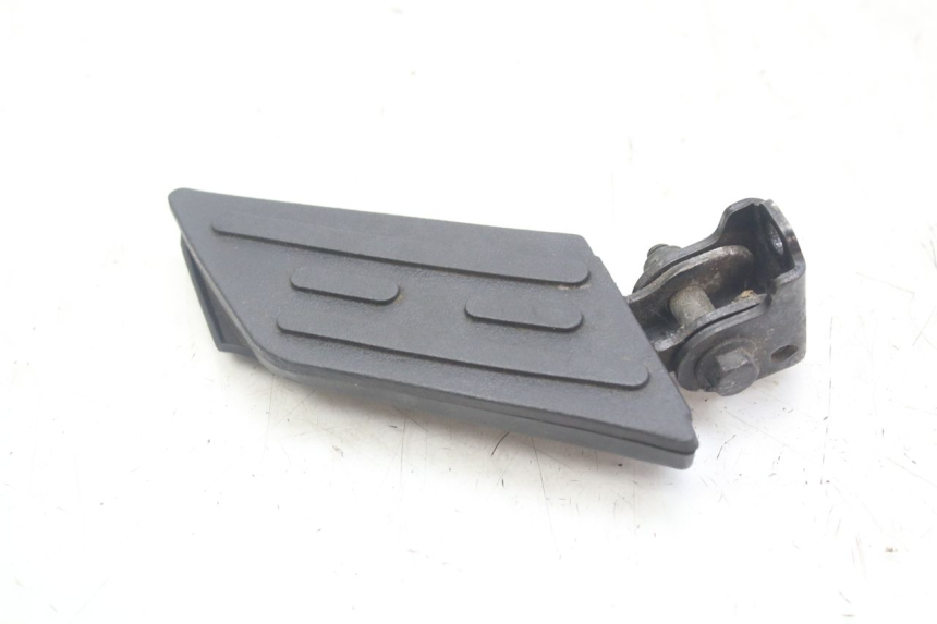 photo de CALE PIED ARRIERE DROIT PEUGEOT KISBEE 4T 50 (2010 - 2017)