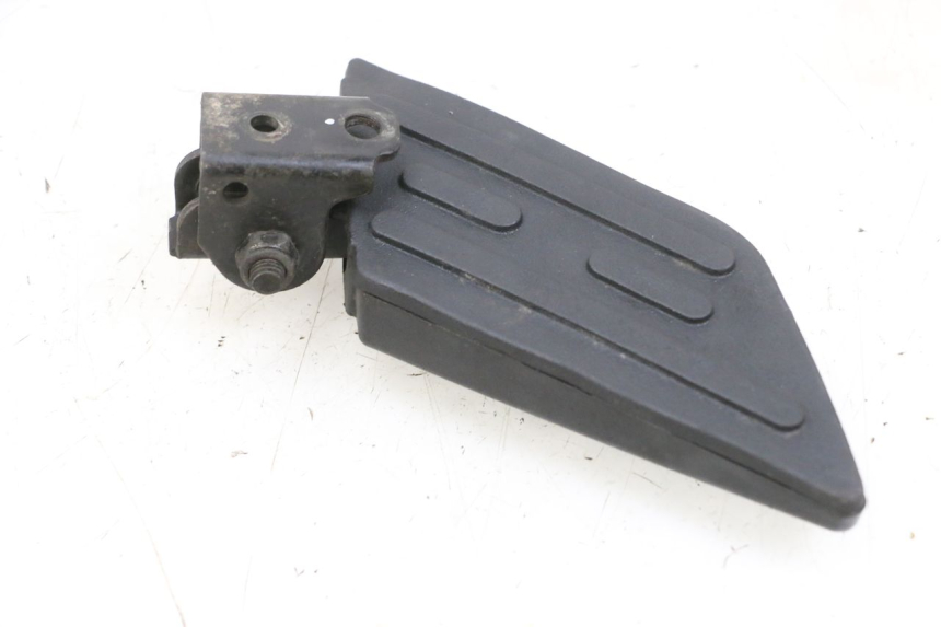 photo de CALE PIED ARRIERE DROIT PEUGEOT KISBEE 4T 50 (2010 - 2017)