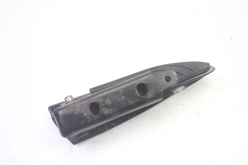 photo de CALE PIED ARRIERE DROIT PIAGGIO MP3 HPE 350 (2018 - 2020) - Gros plan technique