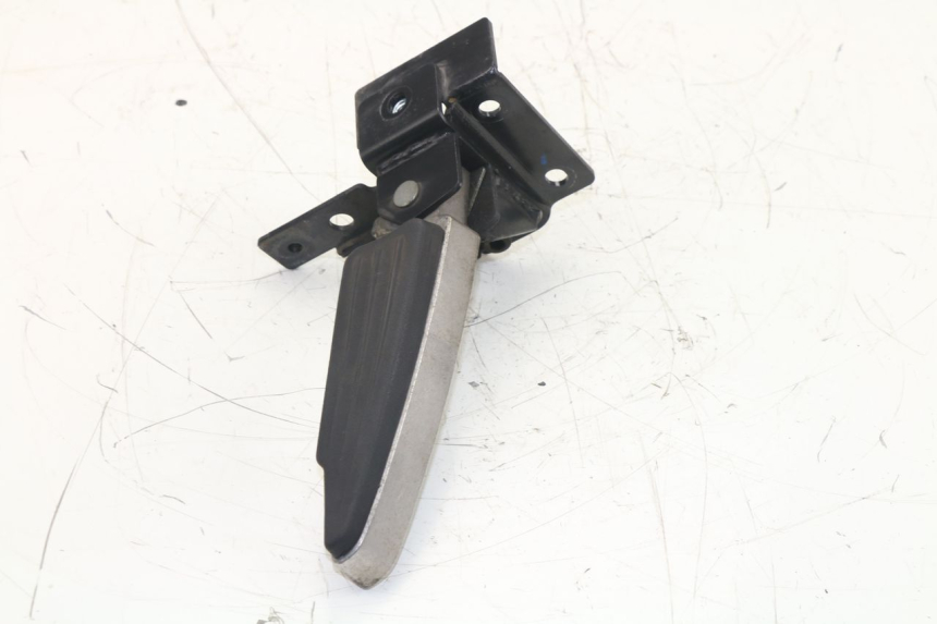 photo de CALE PIED ARRIERE DROIT PEUGEOT SATELIS 125 (2013 - 2018)