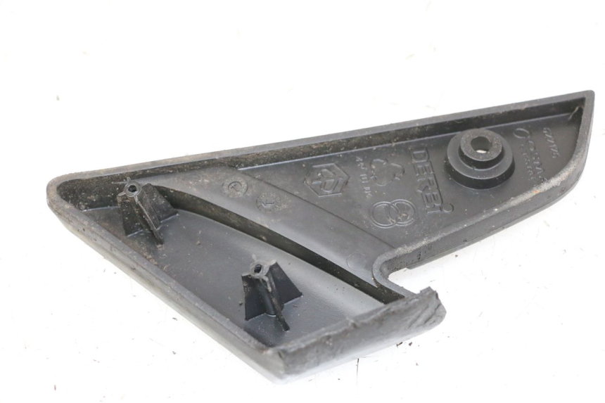 photo de CALE PIED ARRIERE DROIT PIAGGIO VESPA LX 150 (2005 - 2013)
