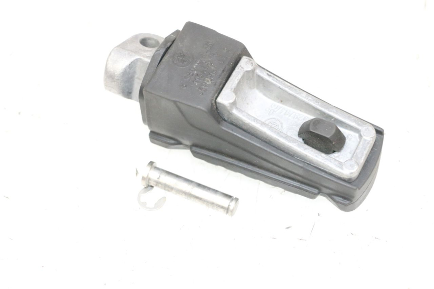 photo de CALE PIED ARRIERE DROIT BMW R GS 1250 (2021 - 2024) - Gros plan technique