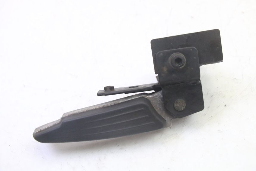 photo de CALE PIED ARRIERE DROIT PEUGEOT SATELIS 125 (2013 - 2018)