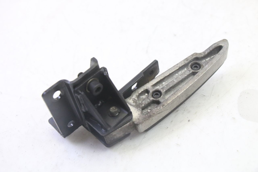 photo de CALE PIED ARRIERE DROIT PEUGEOT SATELIS 125 (2013 - 2018)