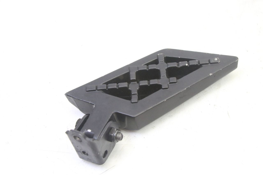 photo de CALE PIED ARRIERE DROIT PEUGEOT STREETZONE I 2T 50 (2018 - 2020)