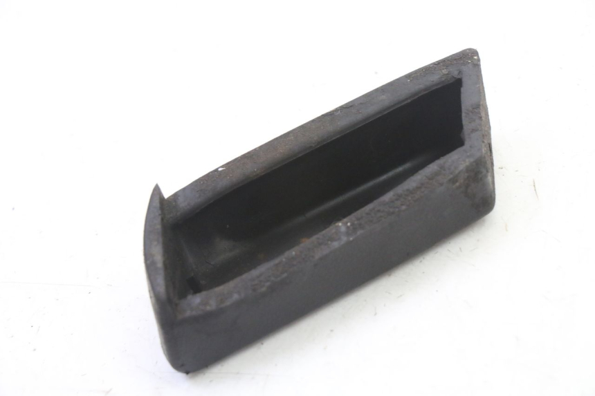 photo de CALE PIED ARRIERE DROIT PIAGGIO SUPER LX 125 (2000 - 2003)