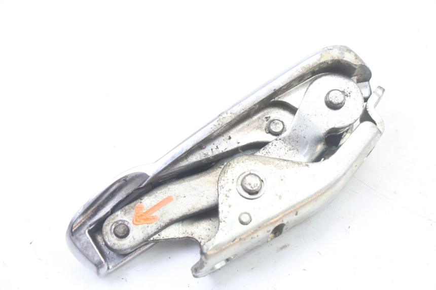 photo de CALE PIED ARRIERE DROIT PIAGGIO VESPA GRANTURISMO 125 (2003 - 2007)