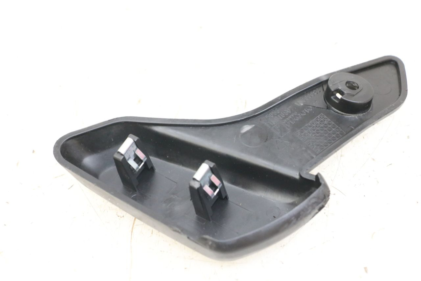 photo de CALE PIED ARRIERE DROIT PIAGGIO VESPA PRIMAVERA 4T 50 (2021 - 2024)