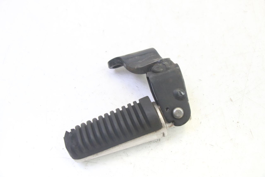 photo de CALE PIED ARRIERE DROIT YAMAHA X-MAX XMAX 250 (2006 - 2009)