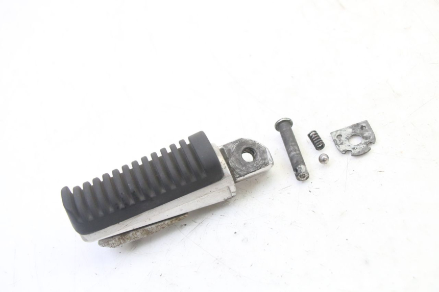 photo de CALE PIED ARRIERE DROIT YAMAHA XJ6 ABS 600 (2008 - 2016)