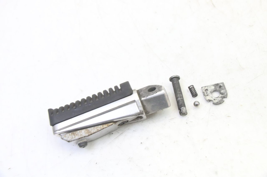 photo de CALE PIED ARRIERE DROIT YAMAHA XJ6 ABS 600 (2008 - 2016)