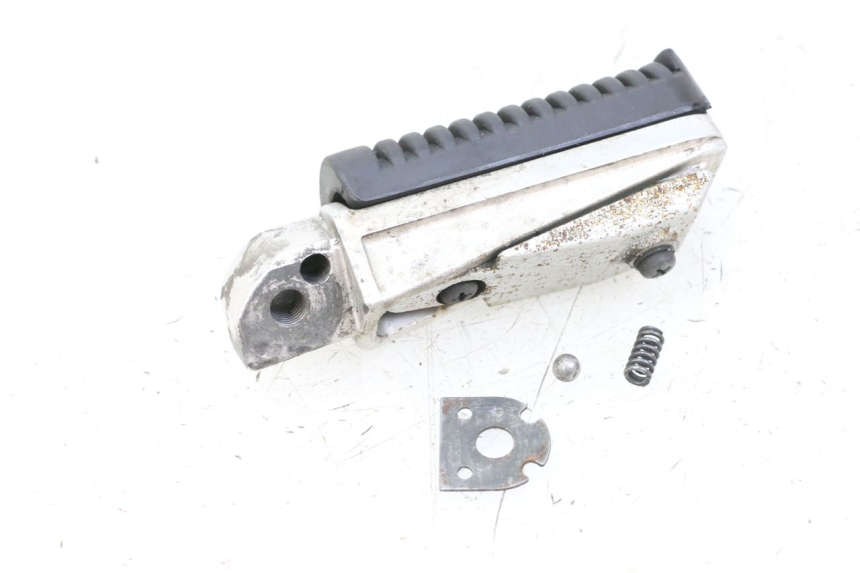 photo de CALE PIED ARRIERE DROIT YAMAHA XJ6 ABS 600 (2008 - 2016)