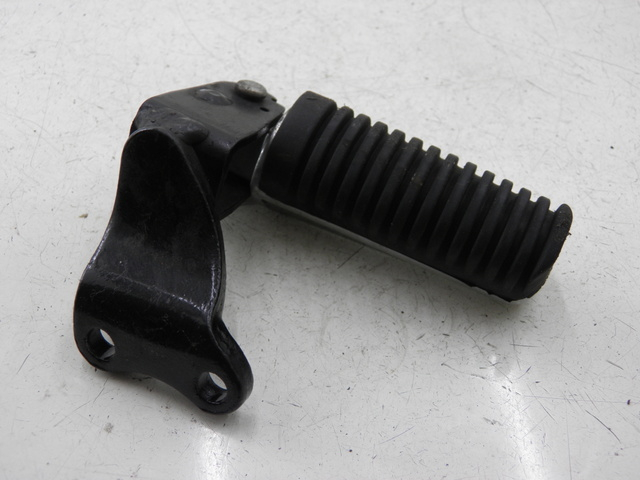 photo de CALE PIED ARRIERE DROIT YAMAHA XMAX X-MAX 125 (2006 - 2009)