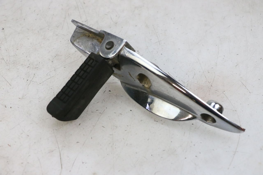 photo de CALE PIED ARRIERE DROIT KYMCO ZING 125 (1997 - 2003) - Vue produit