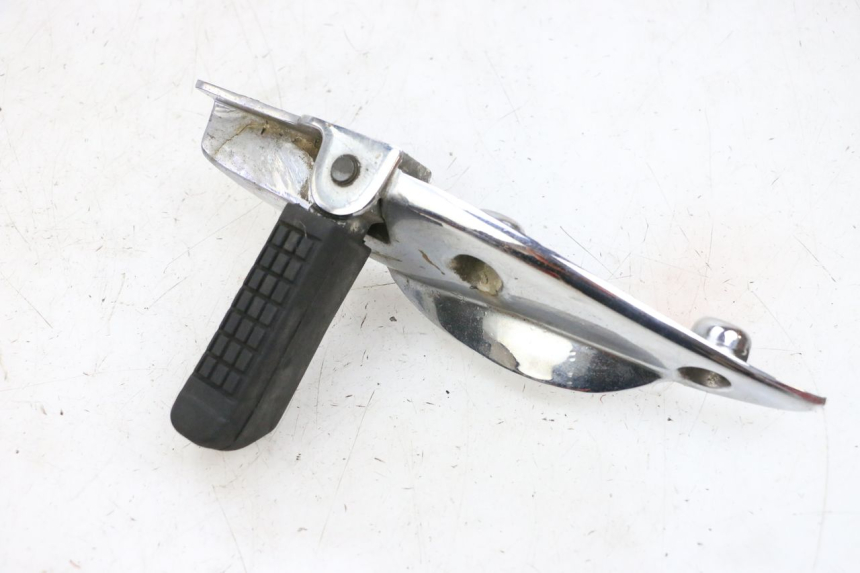 photo de CALE PIED ARRIERE DROIT KYMCO ZING 125 (1997 - 2003) - Zoom état d’usage