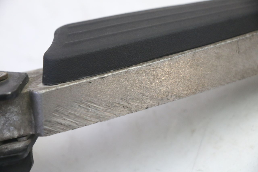 photo de CALE PIED ARRIERE GAUCHE PEUGEOT CITYSTAR 50 (2013 - 2017)