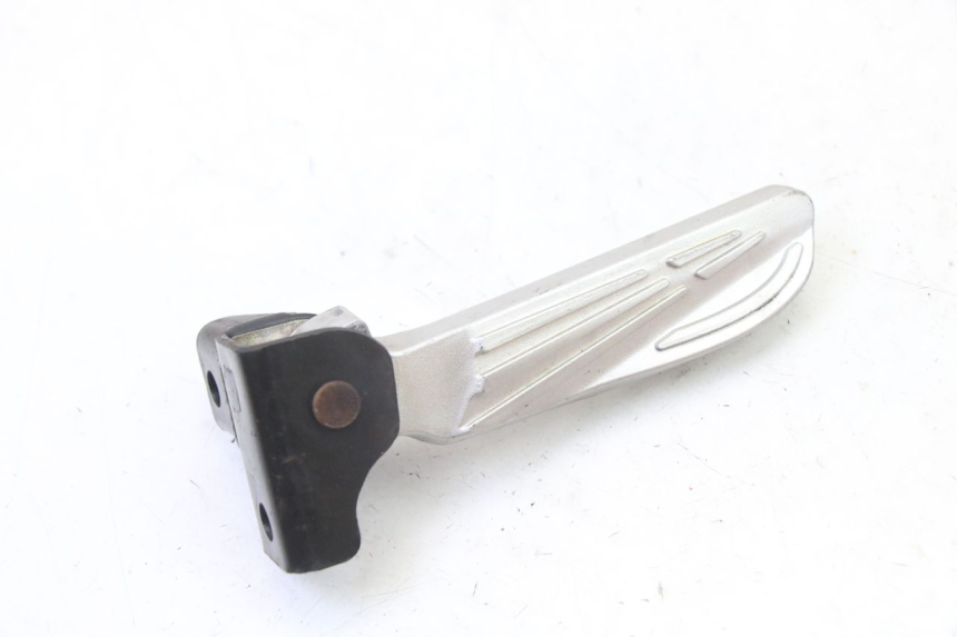 photo de CALE PIED ARRIERE GAUCHE SYM FIDDLE 3 III 125 (2014 - 2020)