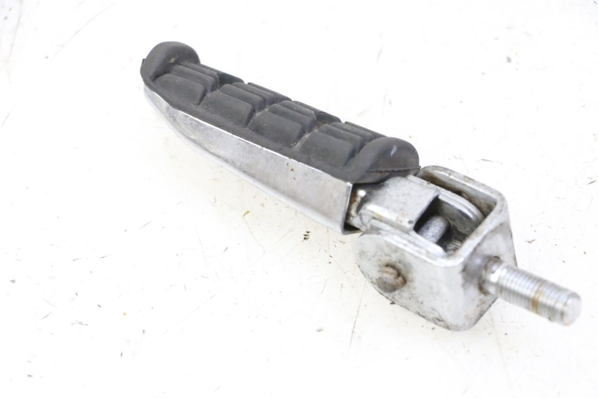 photo de CALE PIED ARRIERE GAUCHE YAMAHA FJ 36Y 1100 (1984 - 1985)