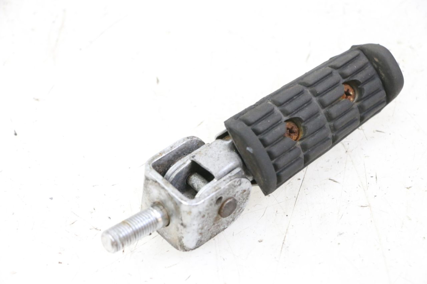 photo de CALE PIED ARRIERE GAUCHE YAMAHA FJ 36Y 1100 (1984 - 1985)