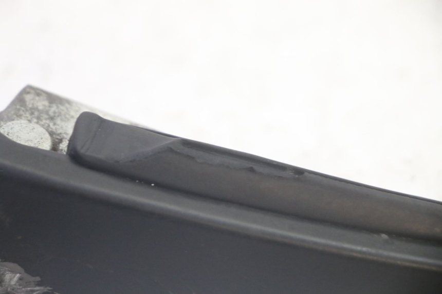 photo de CALE PIED ARRIERE GAUCHE PIAGGIO FLY 4T 50 (2013 - 2017) - Autre angle de vue