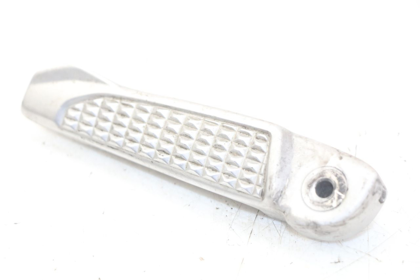 photo de CALE PIED ARRIERE GAUCHE HONDA FORZA 125 (2015 - 2016)