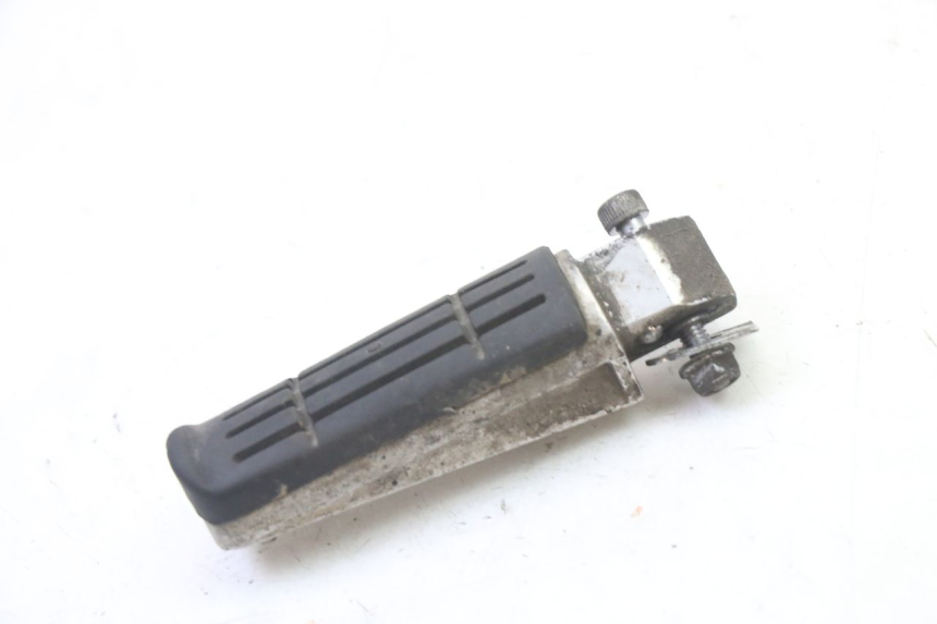 photo de CALE PIED ARRIERE GAUCHE YAMAHA FZ6 FAZER S2 600 (2007 - 2011)