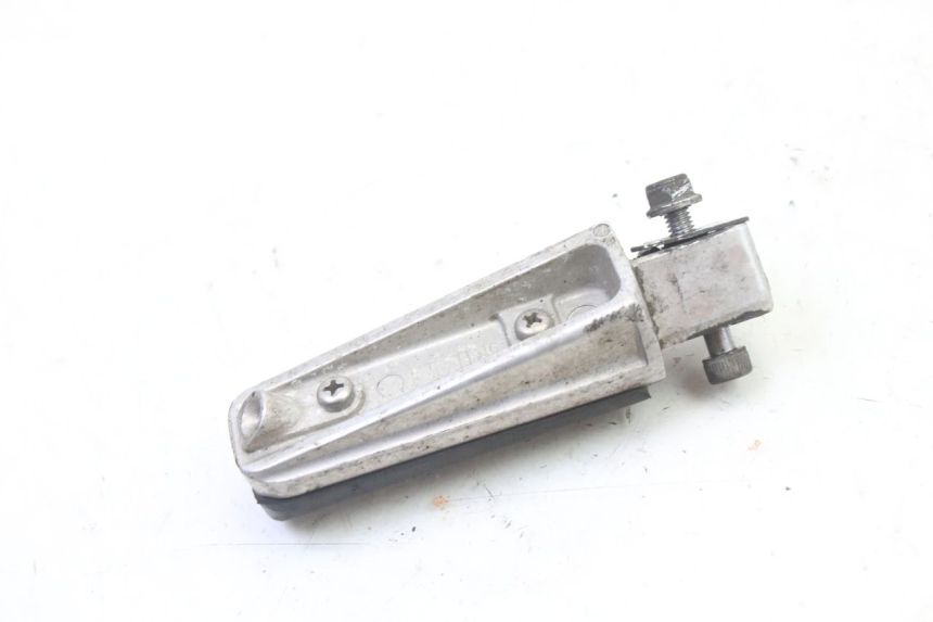 photo de CALE PIED ARRIERE GAUCHE YAMAHA FZ6 FAZER S2 600 (2007 - 2011)