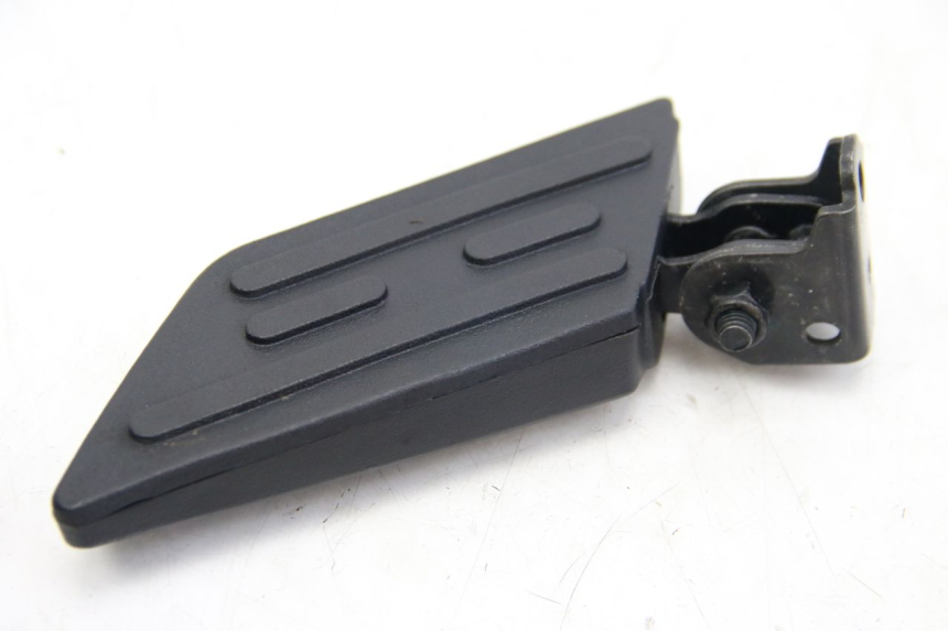 photo de CALE PIED ARRIERE GAUCHE PEUGEOT KISBEE 2T 50 (2018 - 2022)