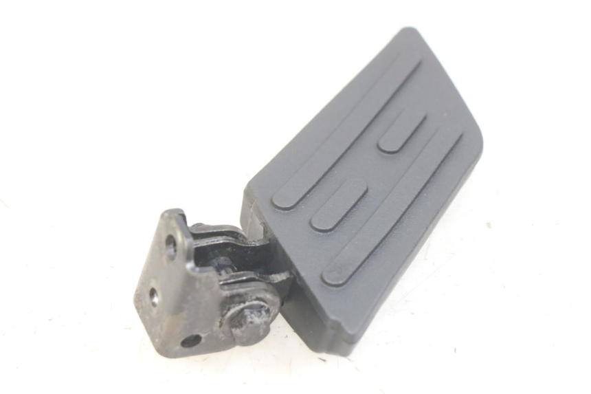 photo de CALE PIED ARRIERE GAUCHE PEUGEOT KISBEE 4T 50 (2010 - 2017)