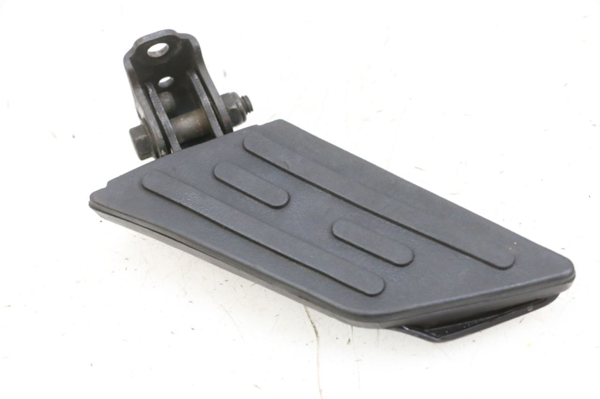 photo de CALE PIED ARRIERE GAUCHE PEUGEOT KISBEE 4T 50 (2010 - 2017)