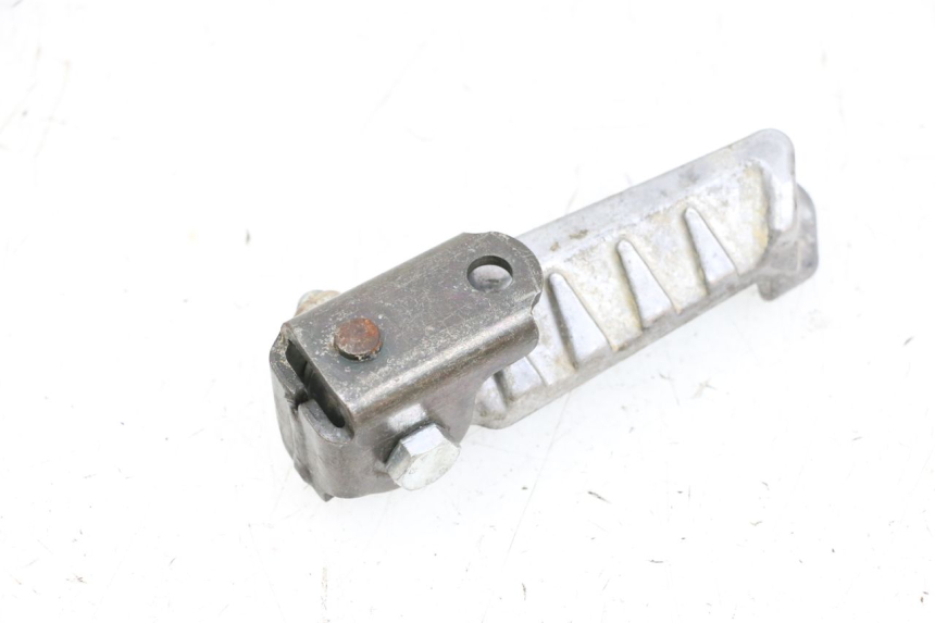 photo de CALE PIED ARRIERE GAUCHE PEUGEOT LUDIX 50 (2005 - 2007) - Autre angle de vue