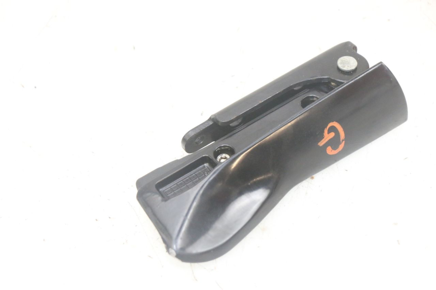 photo de CALE PIED ARRIERE GAUCHE PIAGGIO MP3 HPE 300 (2019 - 2026) - Autre angle de vue