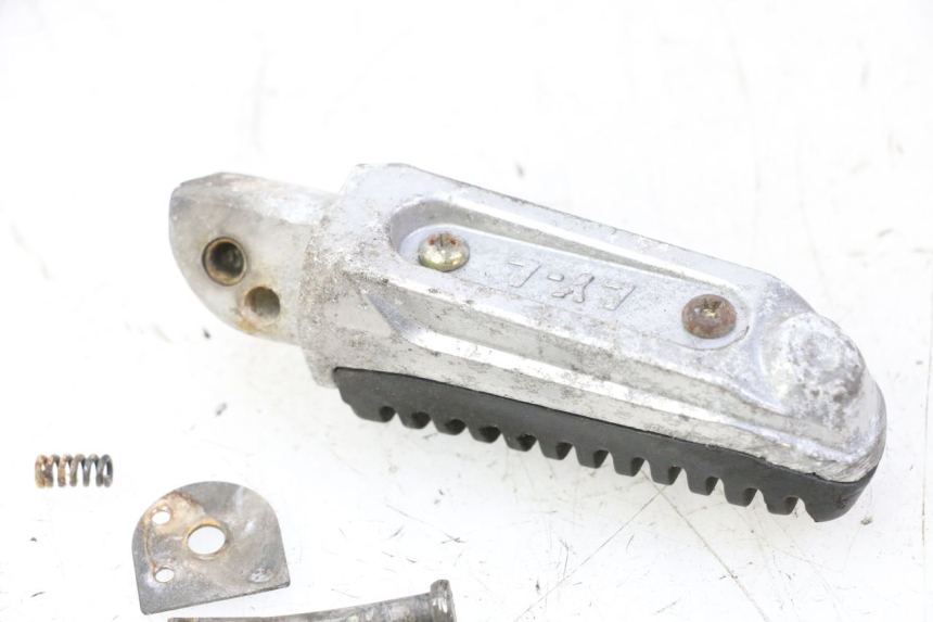 photo de CALE PIED ARRIERE GAUCHE MAG POWER R-STREET 50 (2016 - 2025)