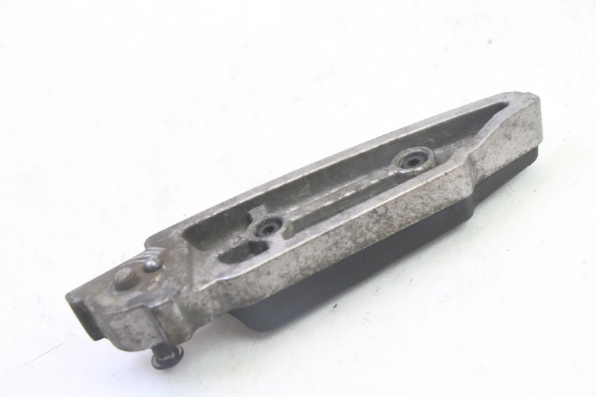 photo de CALE PIED ARRIERE GAUCHE PEUGEOT SATELIS 125 (2013 - 2018)