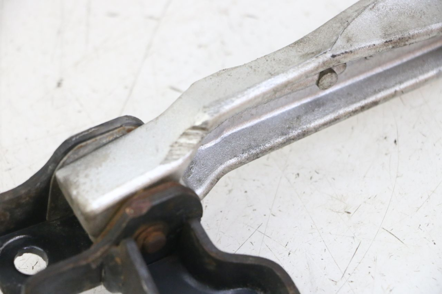 photo de CALE PIED ARRIERE GAUCHE PEUGEOT TWEET PRO CARGO 50 (2018 - 2020)