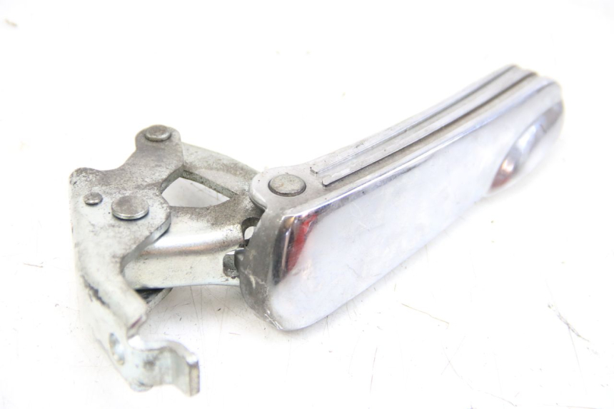 photo de CALE PIED ARRIERE GAUCHE PIAGGIO VESPA GRANTURISMO 125 (2003 - 2007)