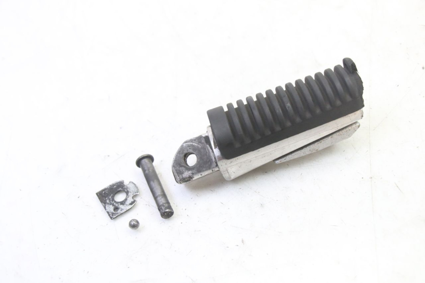 photo de CALE PIED ARRIERE GAUCHE YAMAHA XJ6 ABS 600 (2008 - 2016)