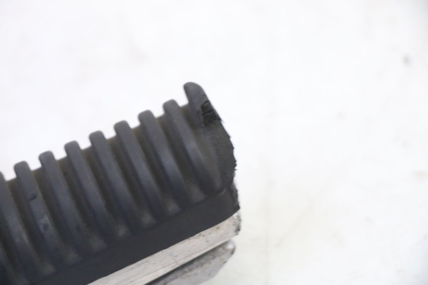 photo de CALE PIED ARRIERE GAUCHE YAMAHA XJ6 ABS 600 (2008 - 2016)