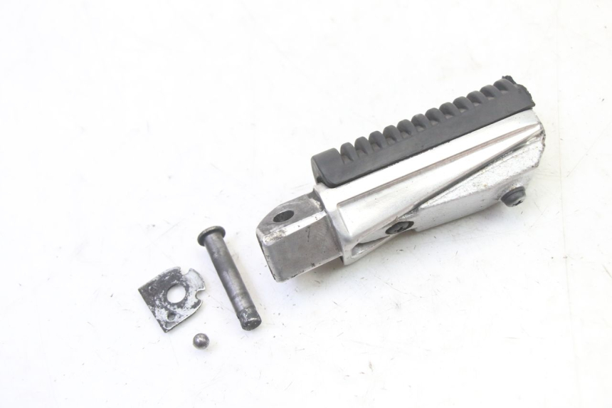 photo de CALE PIED ARRIERE GAUCHE YAMAHA XJ6 ABS 600 (2008 - 2016)