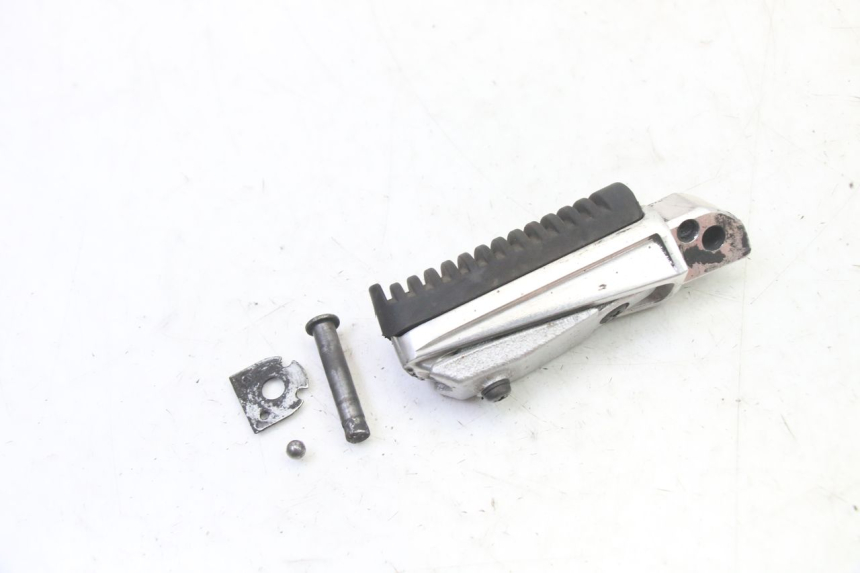 photo de CALE PIED ARRIERE GAUCHE YAMAHA XJ6 ABS 600 (2008 - 2016)