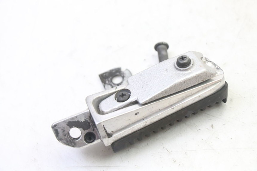 photo de CALE PIED ARRIERE GAUCHE YAMAHA XJ6 ABS 600 (2008 - 2016)