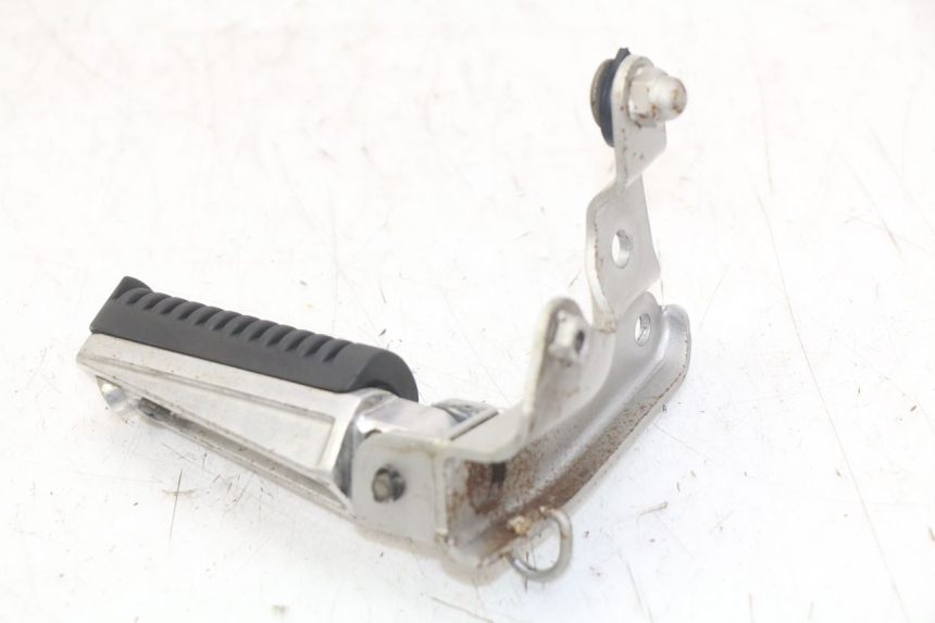 photo de CALE PIED ARRIERE GAUCHE YAMAHA XP T-MAX TMAX 500 (2004 - 2007)