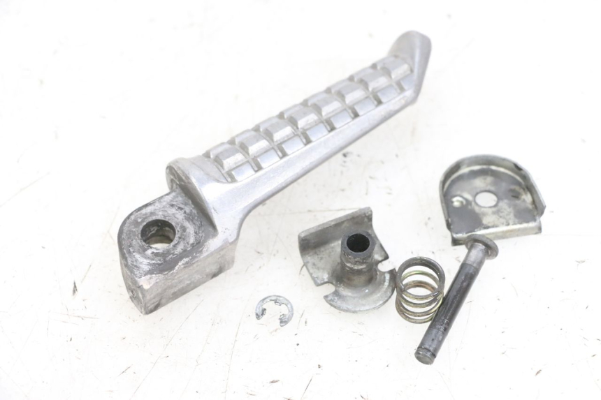 photo de CALE PIED ARRIERE GAUCHE KAWASAKI ZR 7 750 (1999 - 2001) - Zoom état d’usage