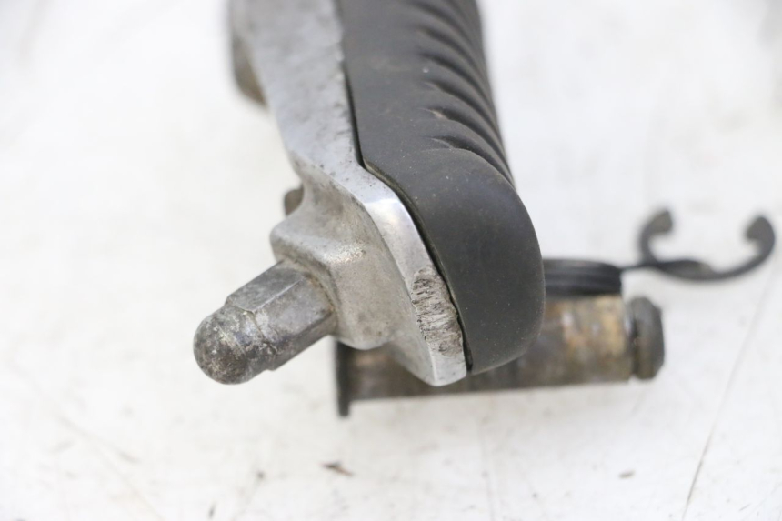 photo de CALE PIED AVANT DROIT KAWASAKI ZR7 ZR-7 S 750 (1999 - 2004)