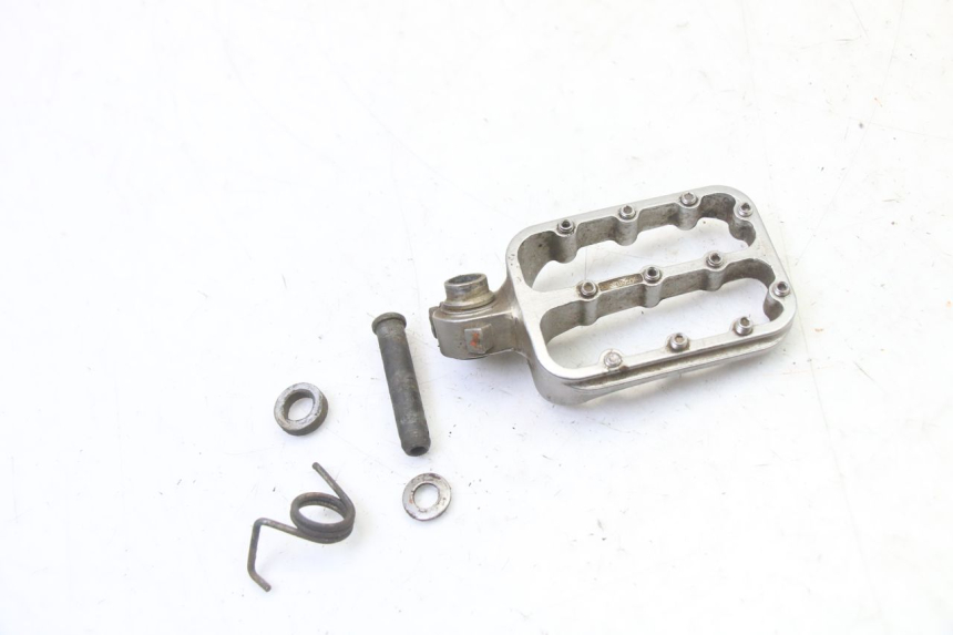 photo de CALE PIED AVANT DROIT KTM SUPERENDURO R 950 (2005 - 2009)