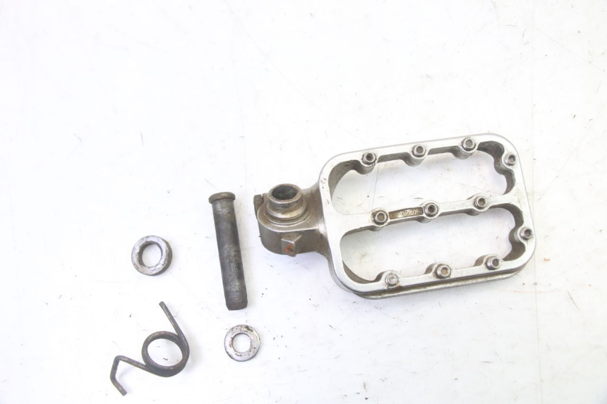 photo de CALE PIED AVANT DROIT KTM SUPERENDURO R 950 (2005 - 2009)